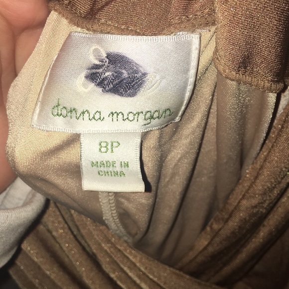 Donna Morgan Gold dress crisscross sleeveless P8 - Picture 5 of 6